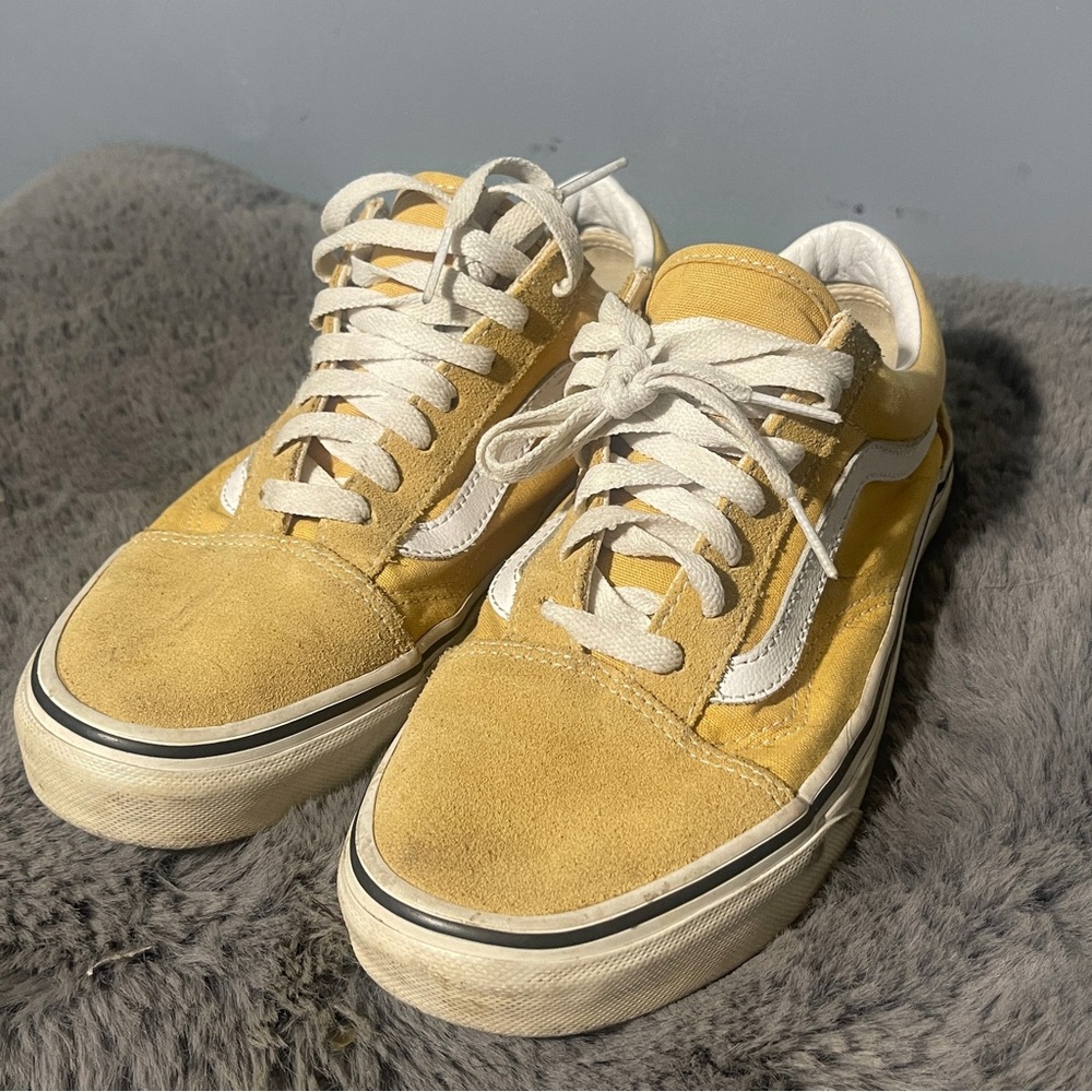 Classic Yellow Vans Women’s 7.5